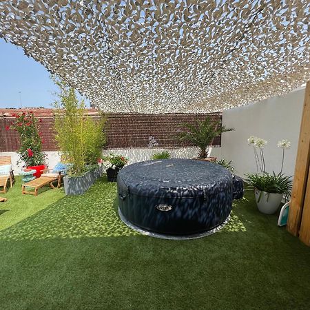L'Avant Scene Meuble 5 Etoiles Parking Gratuit Jacuzzi أفينيون المظهر الخارجي الصورة