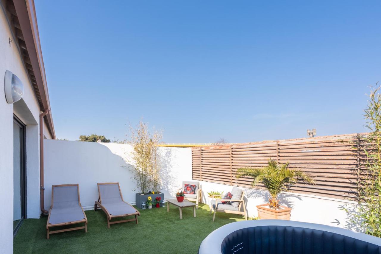 L'Avant Scene Meuble 5 Etoiles Parking Gratuit Jacuzzi أفينيون المظهر الخارجي الصورة