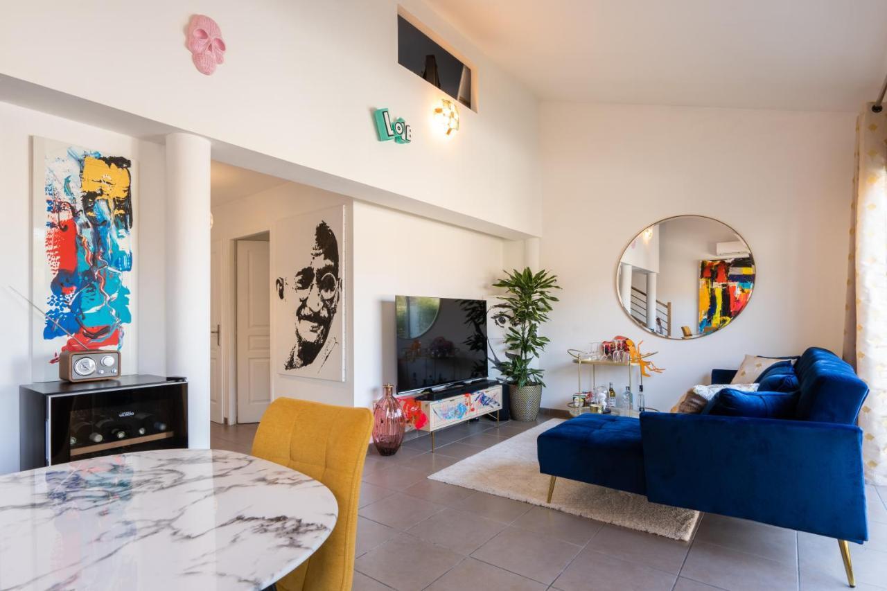 L'Avant Scene Meuble 5 Etoiles Parking Gratuit Jacuzzi أفينيون المظهر الخارجي الصورة